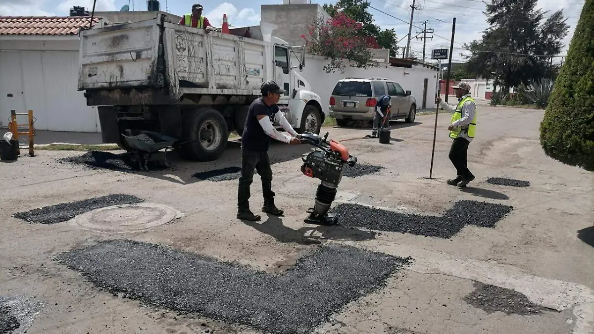 01. PAVIMENTACIÓN Y BACHEO (2)